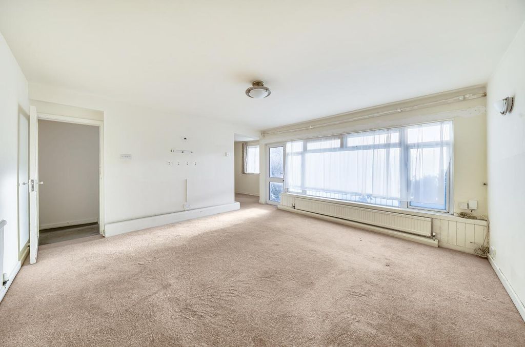 Property photo 2 of 10 Davidson Frost-Wellings,Dfw, Dene Court, Ha7, Livi