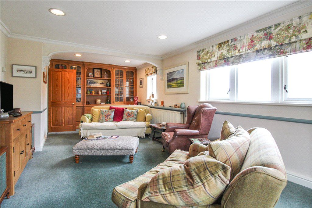 Property photo 3 of 12 Living Room