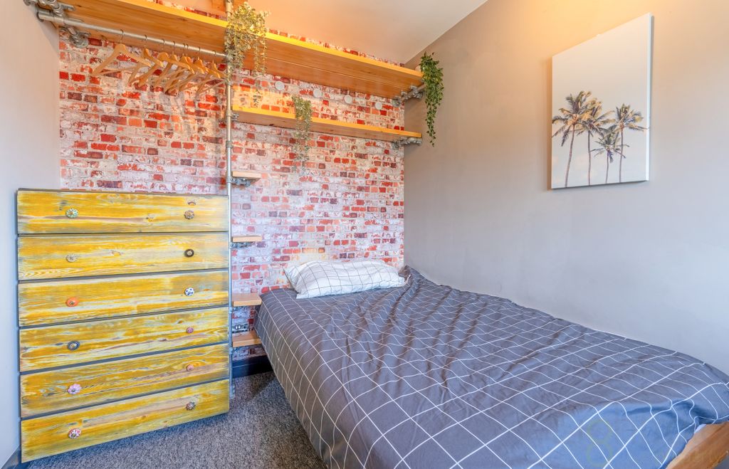 Property photo 3 of 29 Photo 25