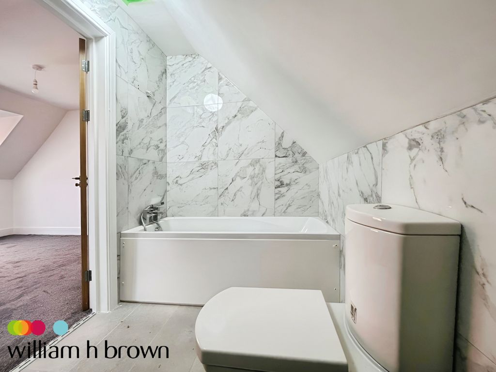 Property photo 2 of 7 En-Suite Bathroom