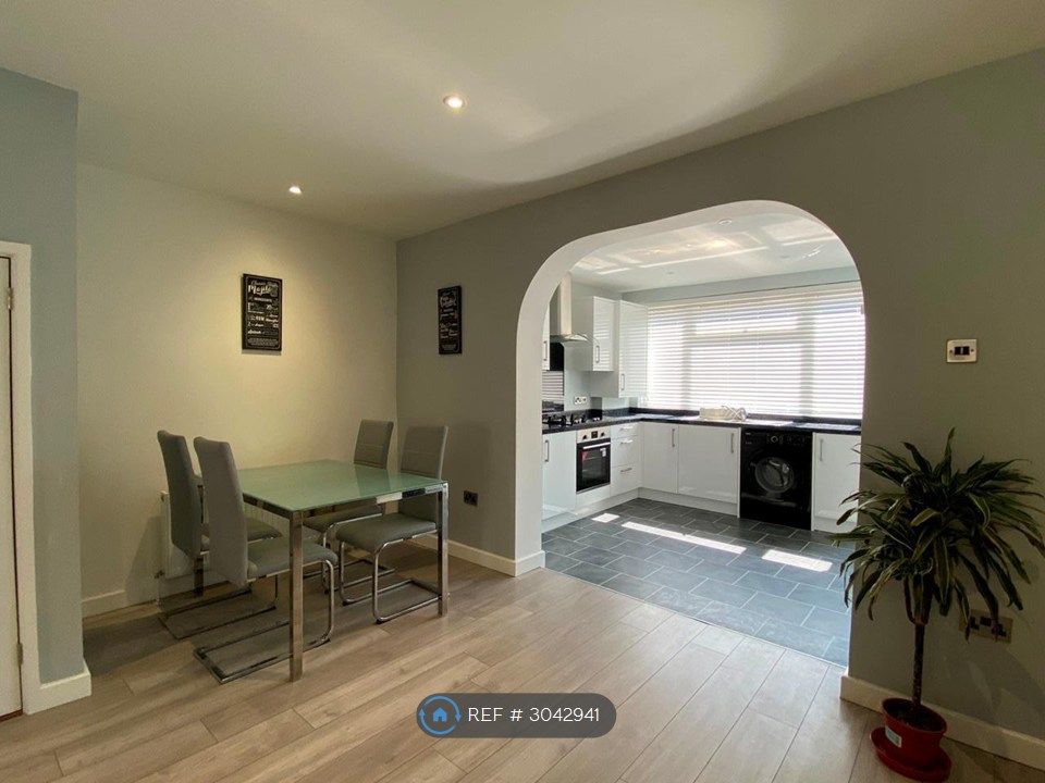 Property photo 2 of 13 Dining Area, Next To Kitchen