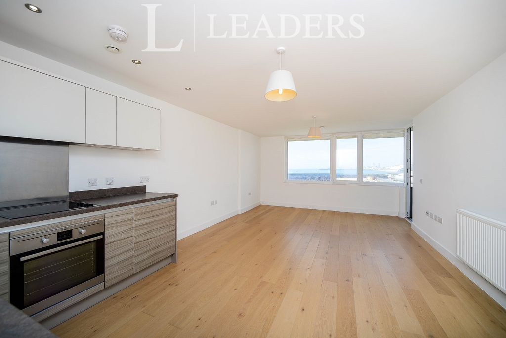 Property photo 3 of 13 B938131F-22A5-48A5-8
