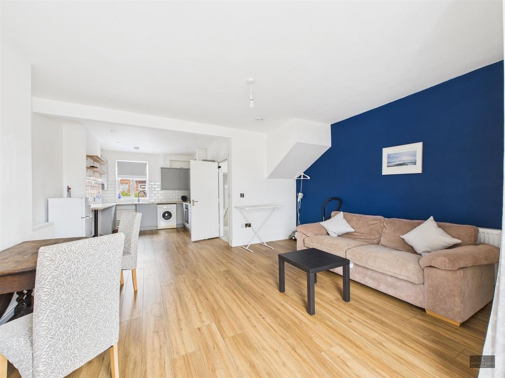 Property photo 1 of 7 Cam02887G0-Pr0437-Still007.Jpg