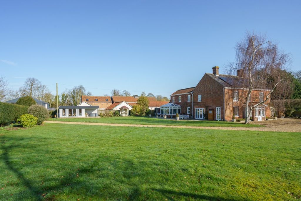 Property photo 1 of 33