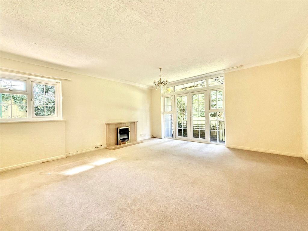 Property photo 2 of 12 Picture No. 13