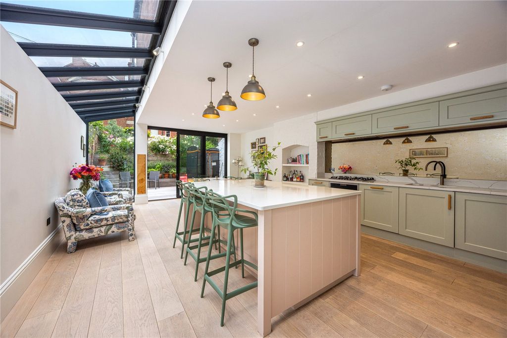 Property photo 2 of 18 Kitchen/Dining Room