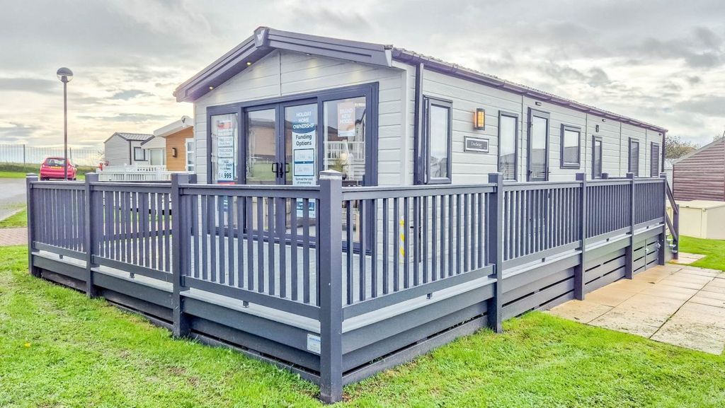 Property photo 1 of 20 Untitled