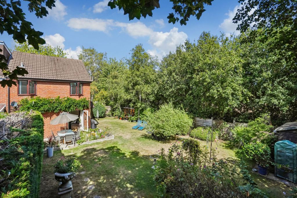 Property photo 2 of 24