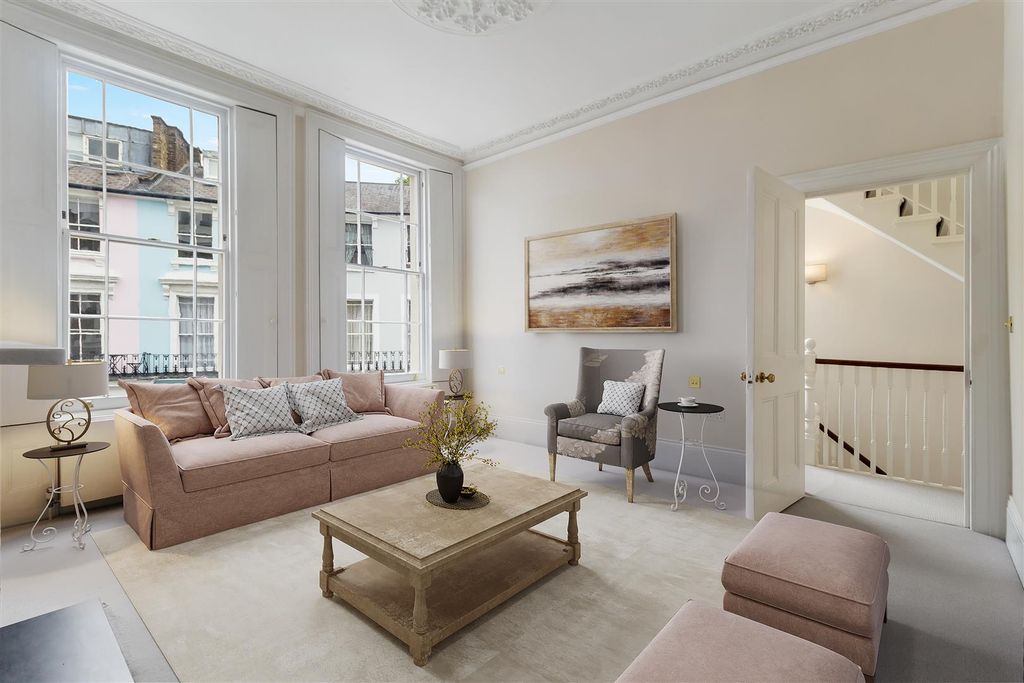 Property photo 3 of 23 19 Chalcot Crescent Nw1 8Ye-No Watermark-9-Virtual