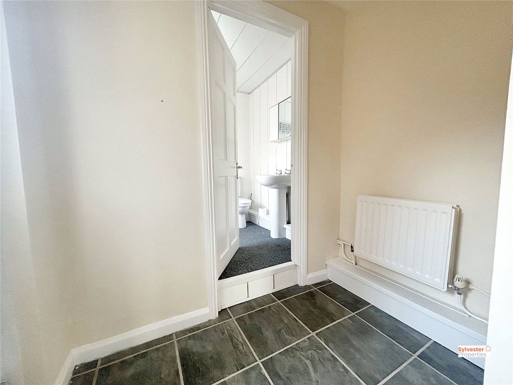 Property photo 2 of 16 Picture No. 23