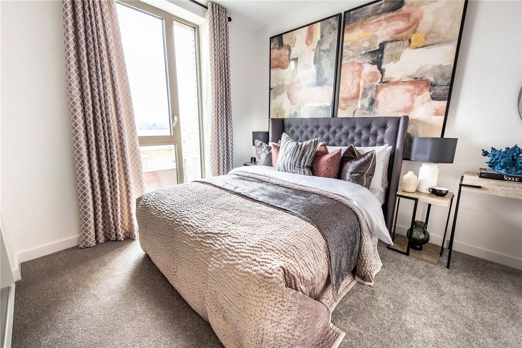 Additional image 7 of 2 bed flat for saleThe Lock, Greenford Quay, Greenford UB6