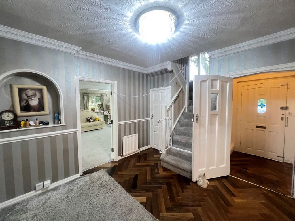 Property photo 2 of 36