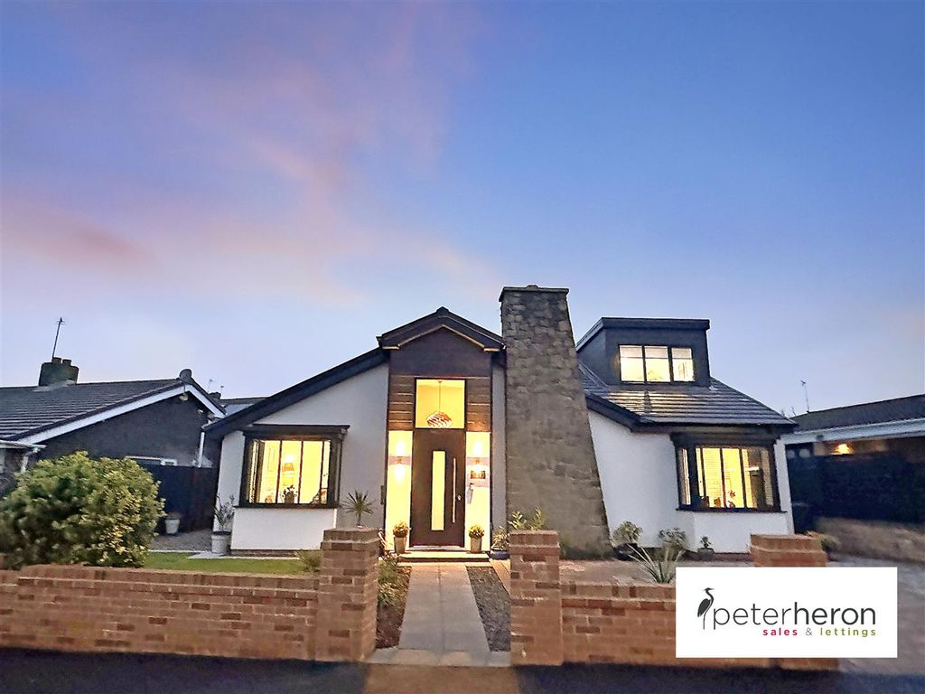 Property photo 1 of 33 Dusk External