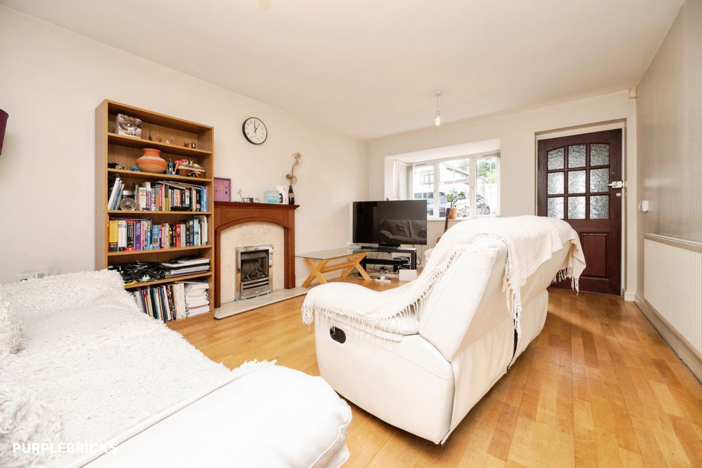Property photo 2 of 26