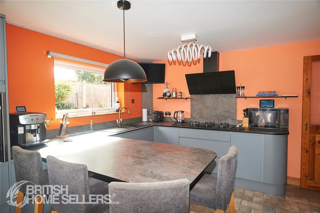 Property photo 3 of 17 Picture No. 03