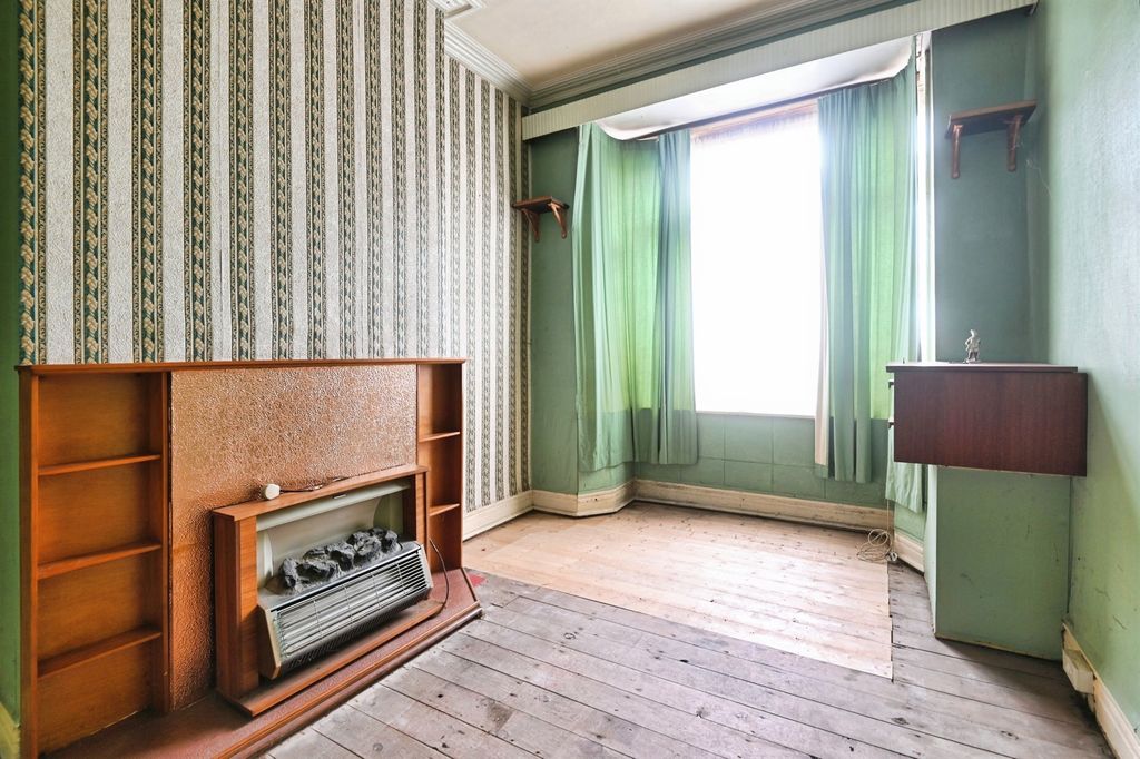 Property photo 3 of 13