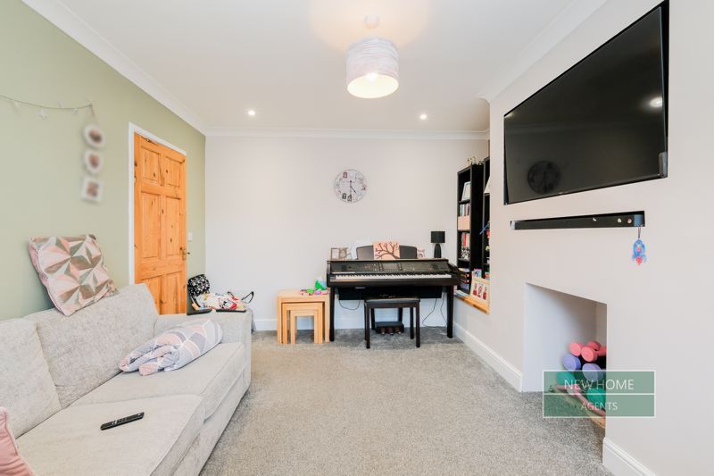 Property photo 3 of 19 Photo 11