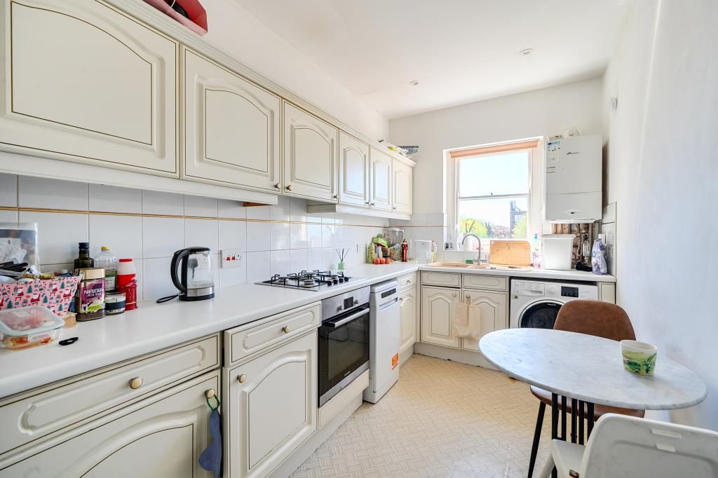 Property photo 2 of 9 Kitchen