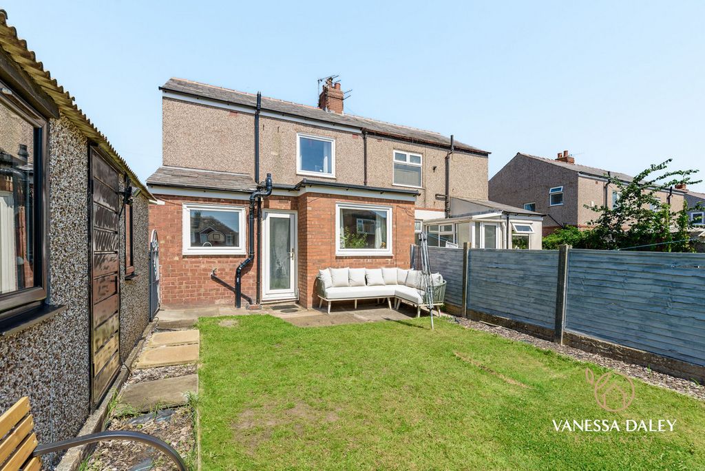 Property photo 3 of 33