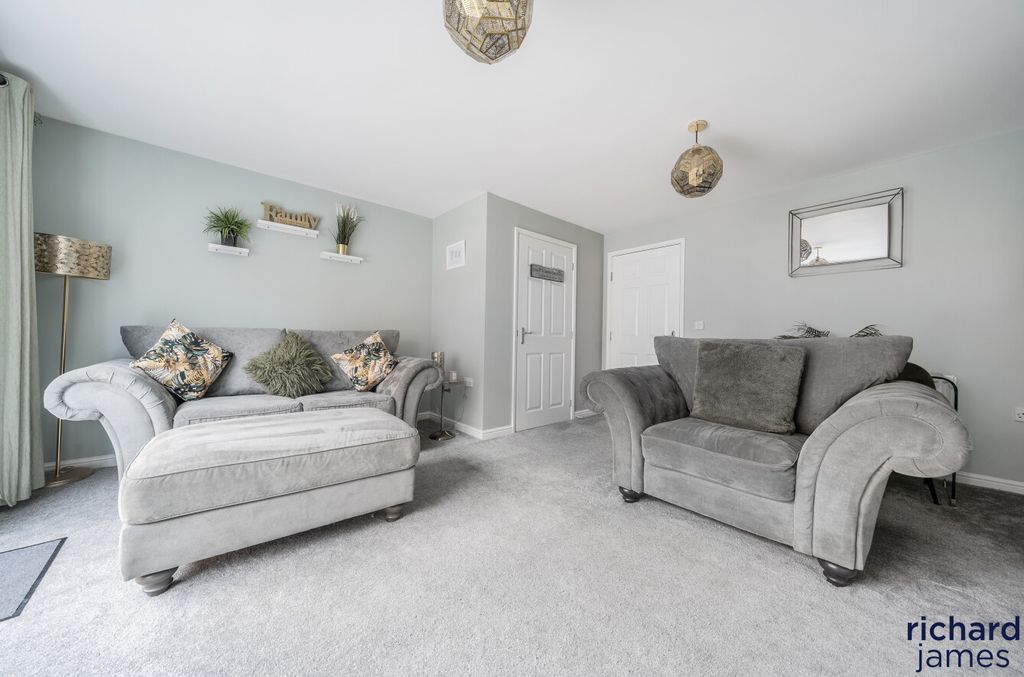 Property photo 3 of 11 7Ed58E0Ba37F4E4c8Bce1E8B400B2c42
