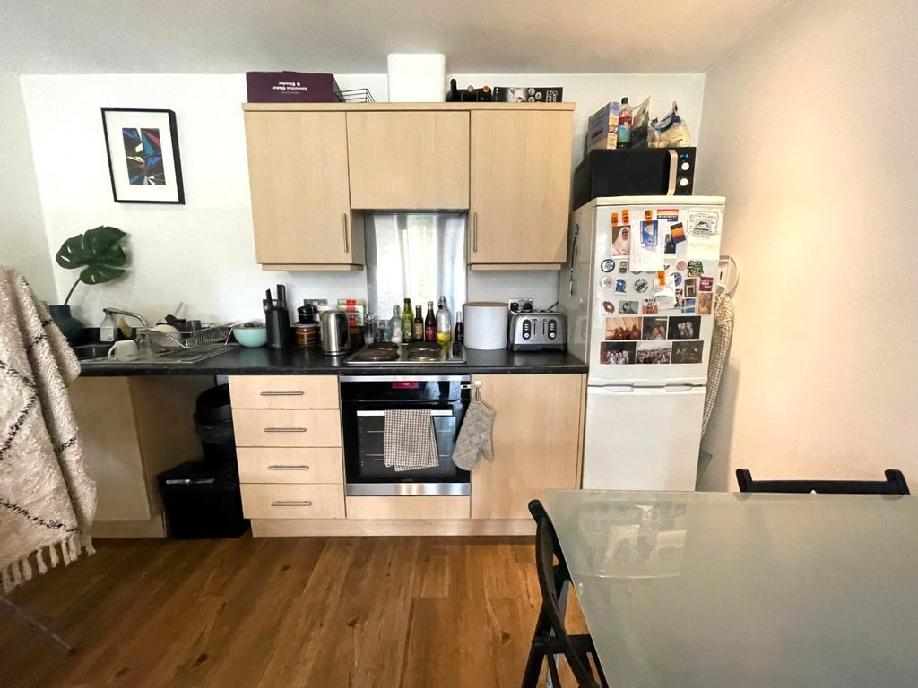 Property photo 3 of 8 2600773
