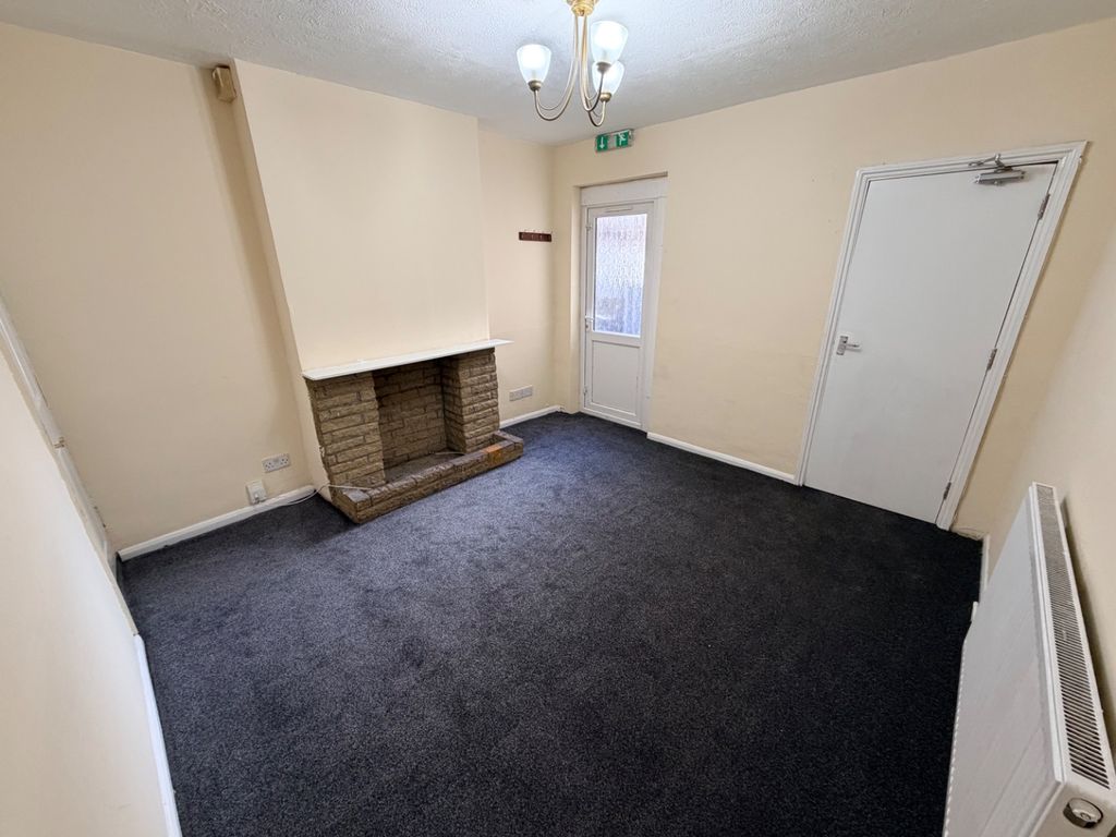 Property photo 3 of 11 6135724