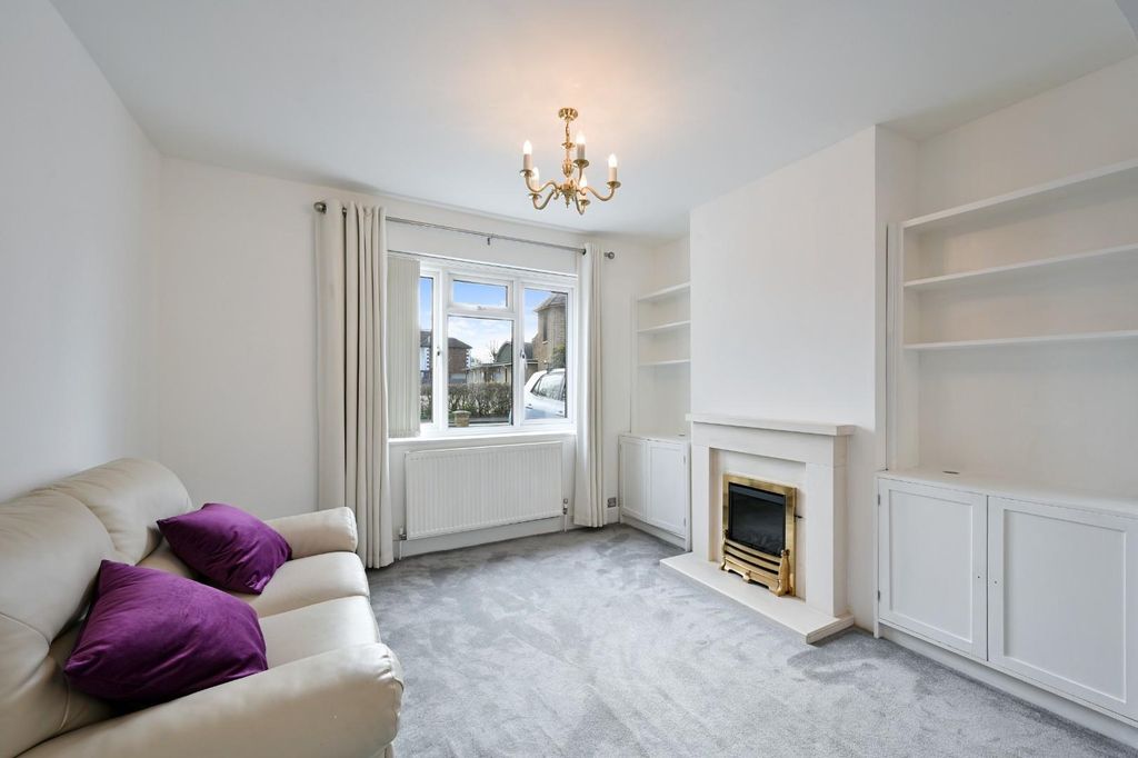 Property photo 2 of 14 Church Road