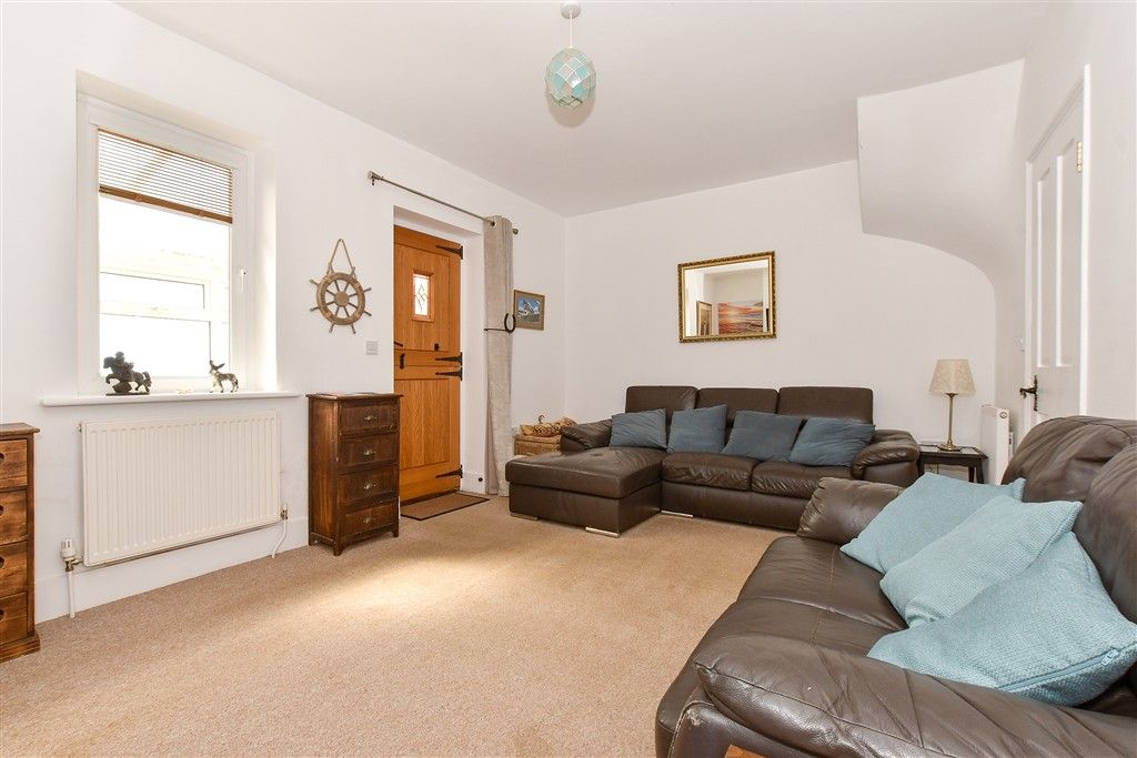 Property photo 1 of 12 Lounge