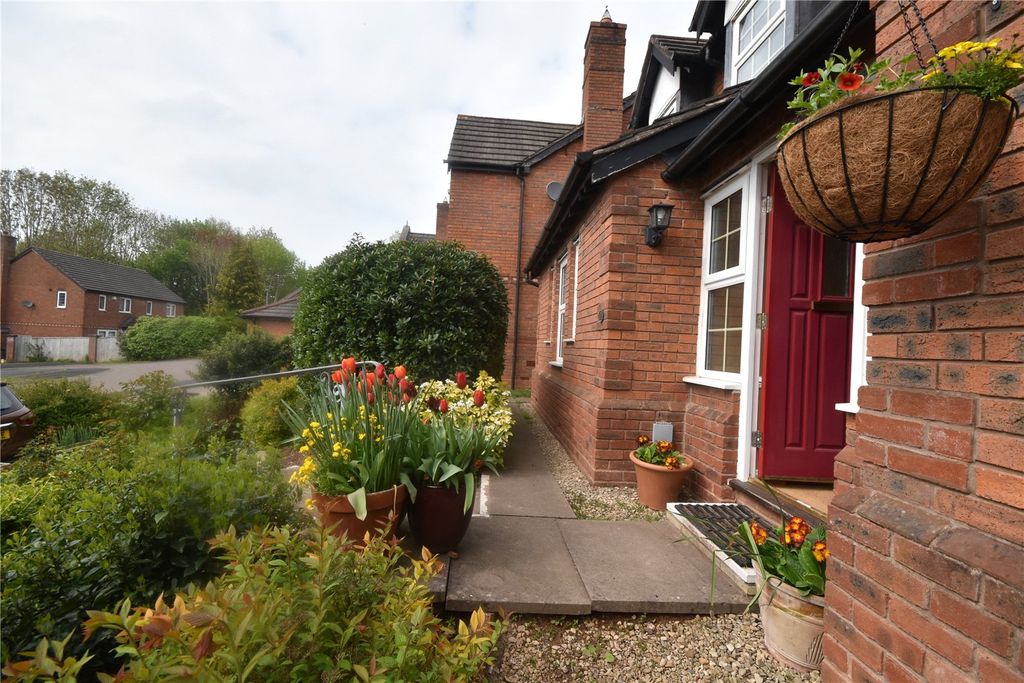 Property photo 2 of 38 Picture No. 45
