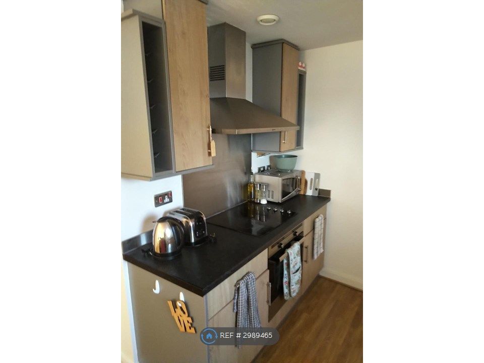 Property photo 3 of 11 Kitchen - New Oven