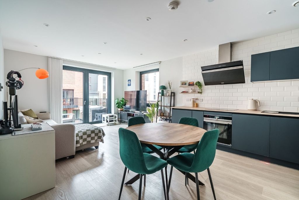 Property photo 2 of 13 4828962