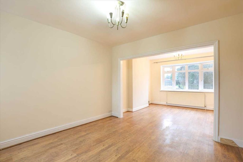 Property photo 3 of 15 Lounge/ Dining Room