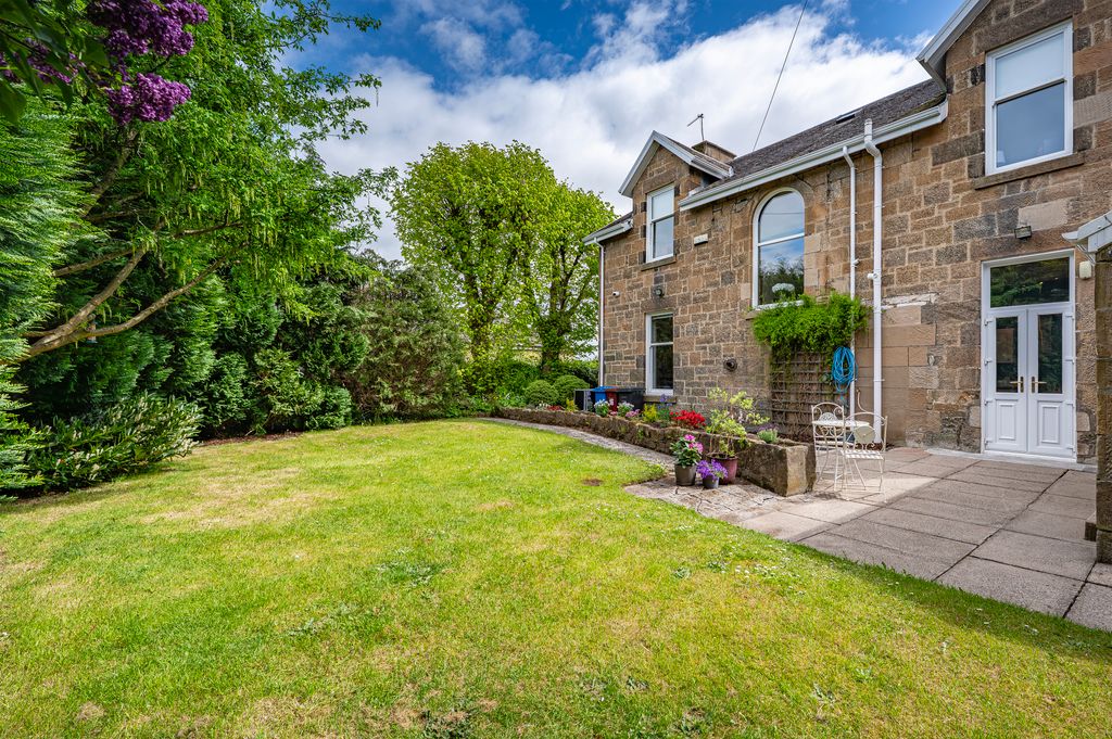 Property photo 2 of 65