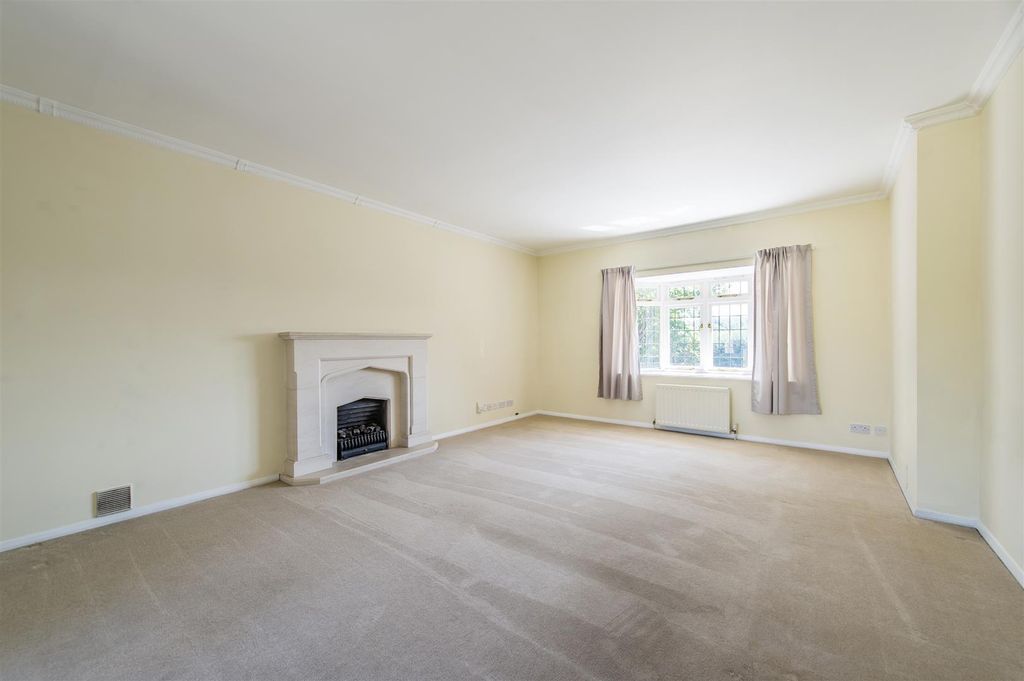 Property photo 3 of 19