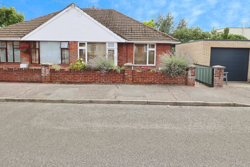 Property photo 2 of 24 Beaumont Avenue