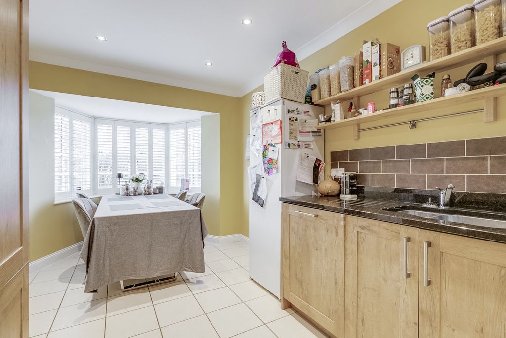 Property photo 3 of 17 4857572