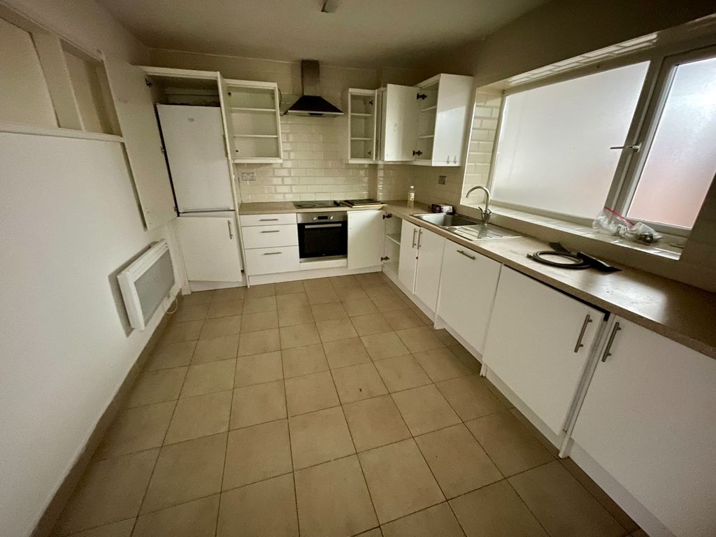 Property photo 3 of 7 3790184