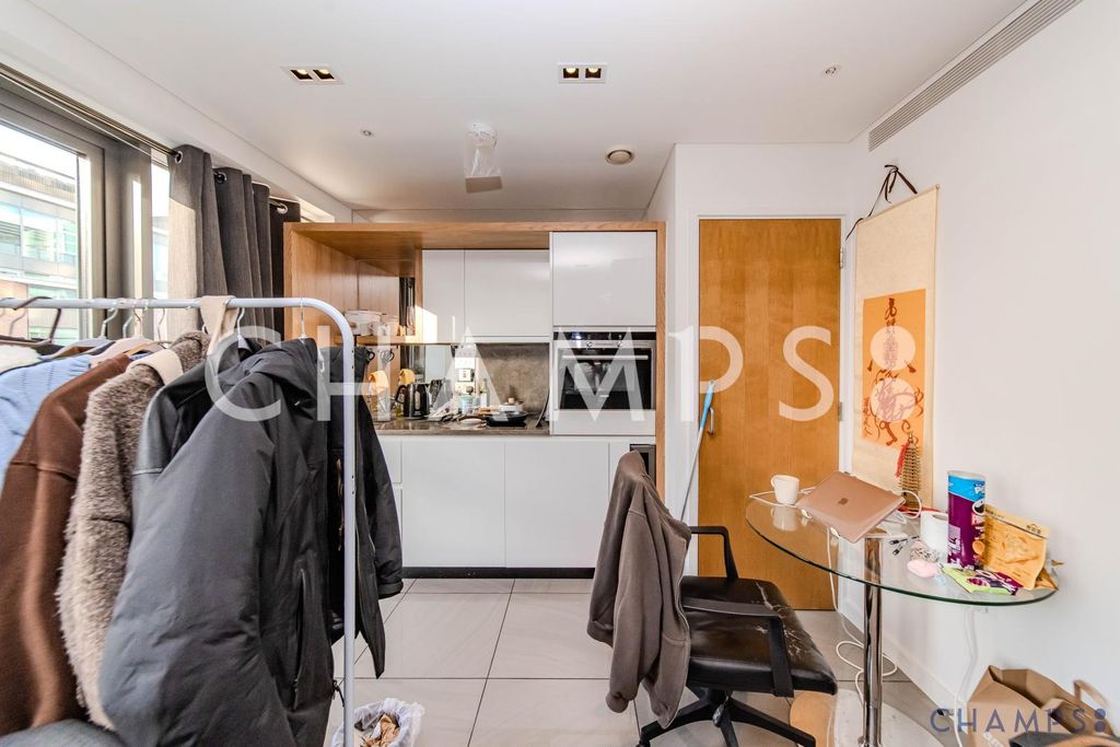 Property photo 3 of 6 Gallery