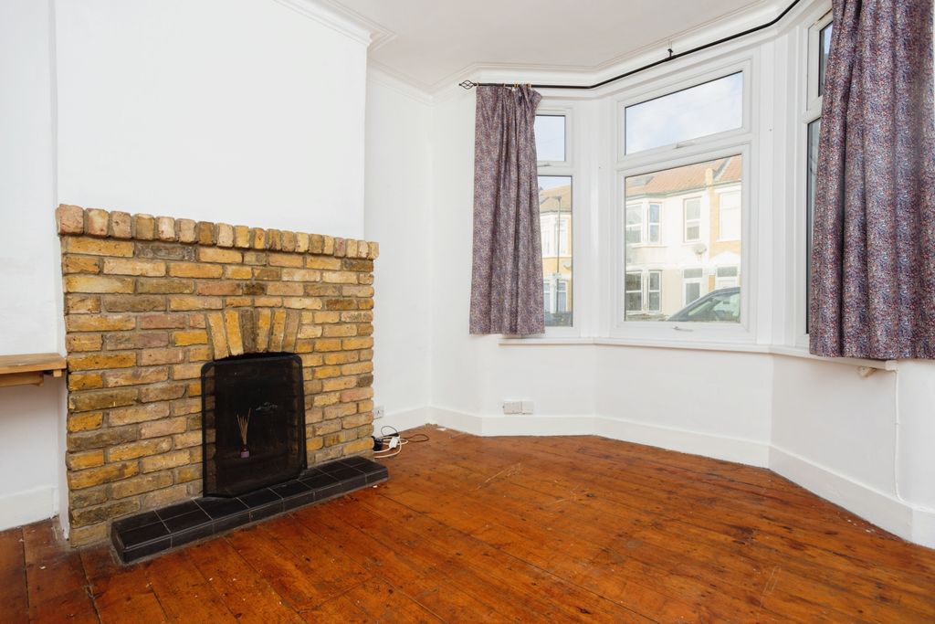Property photo 2 of 11 2