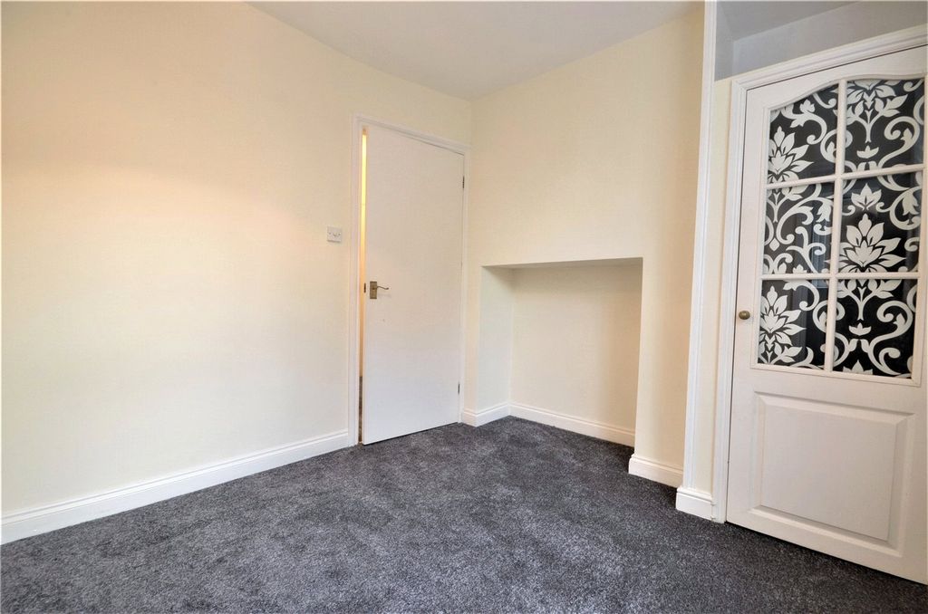 Property photo 2 of 10 Bedroom