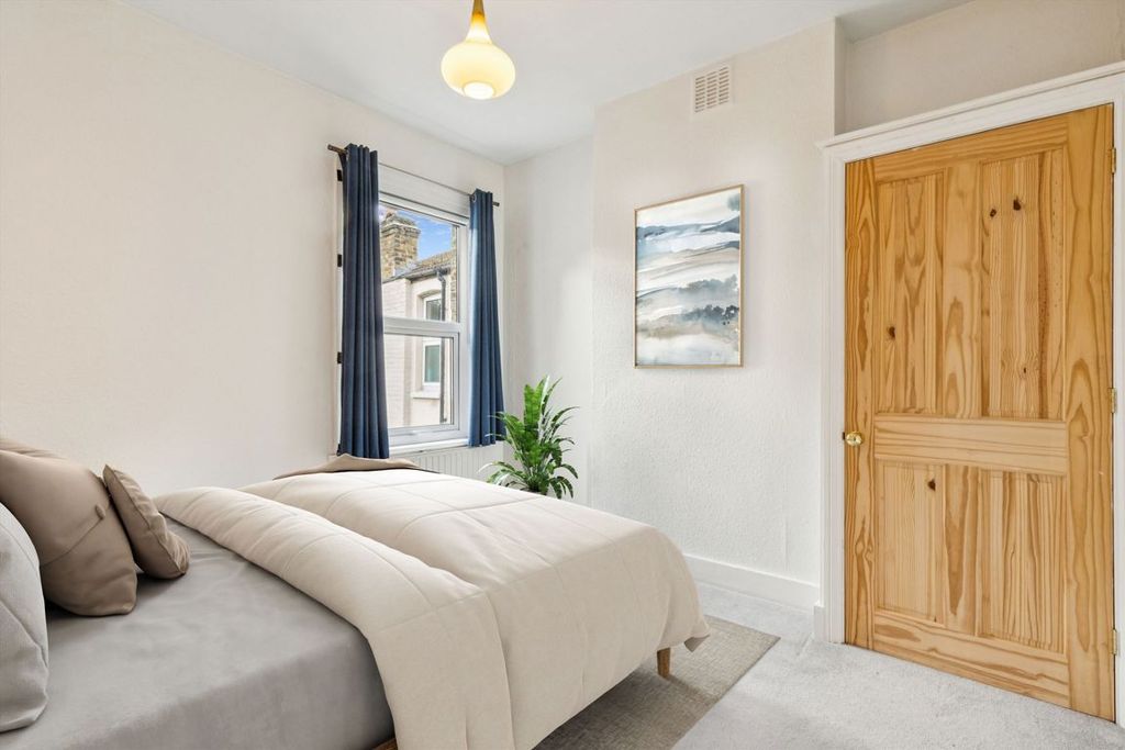 Property photo 3 of 5