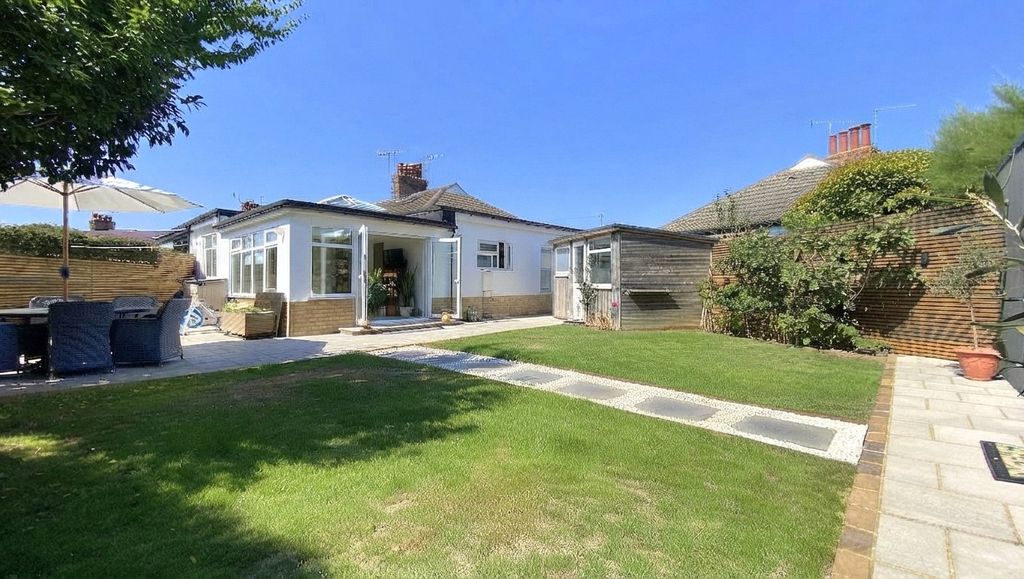 Property photo 2 of 17 Picture No. 14