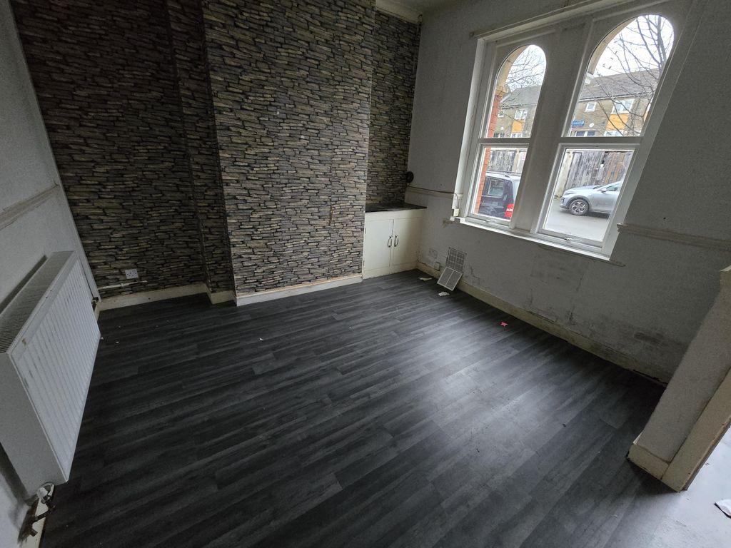 Property photo 3 of 7 5 Melrose Street, Oldham, Ol1 4Dg (14).Jpg