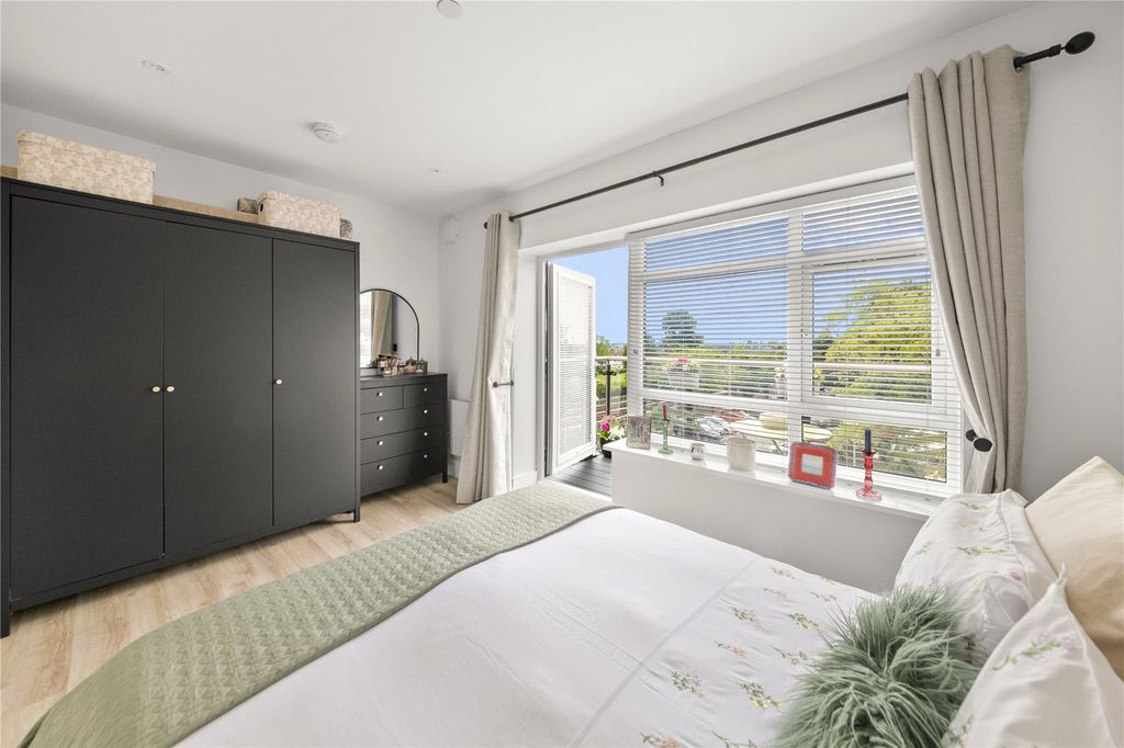 Property photo 2 of 12 Picture No. 06