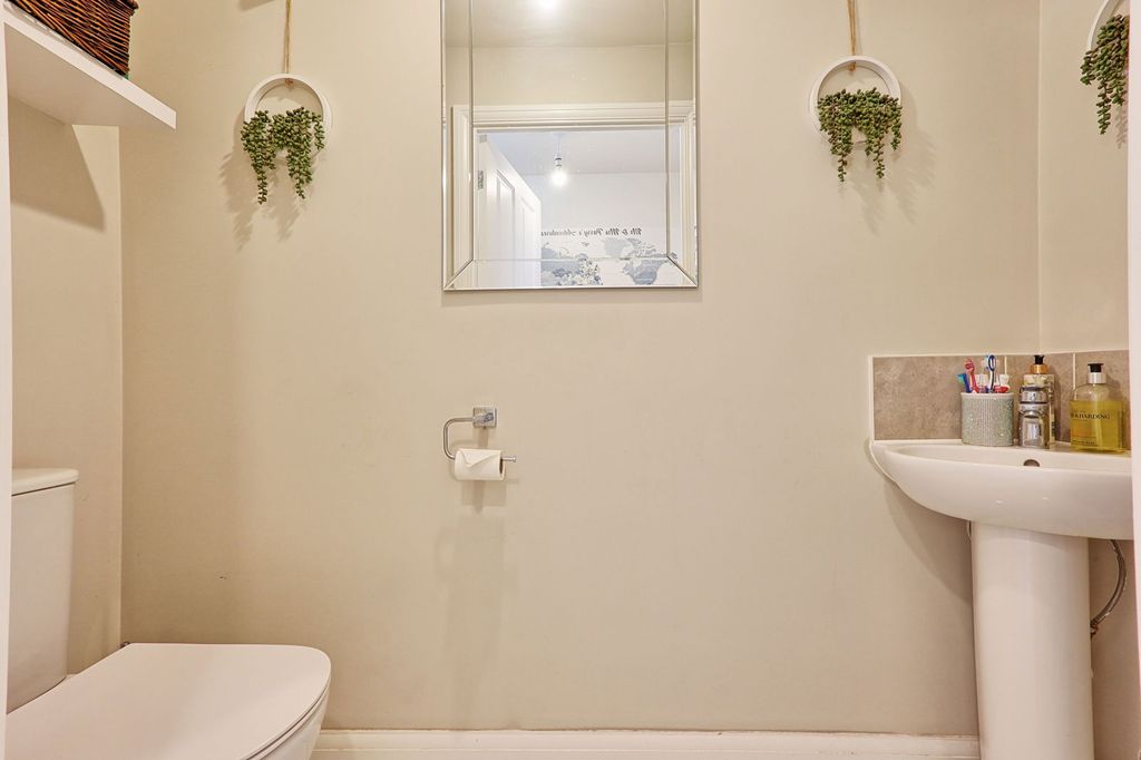 Property photo 3 of 25