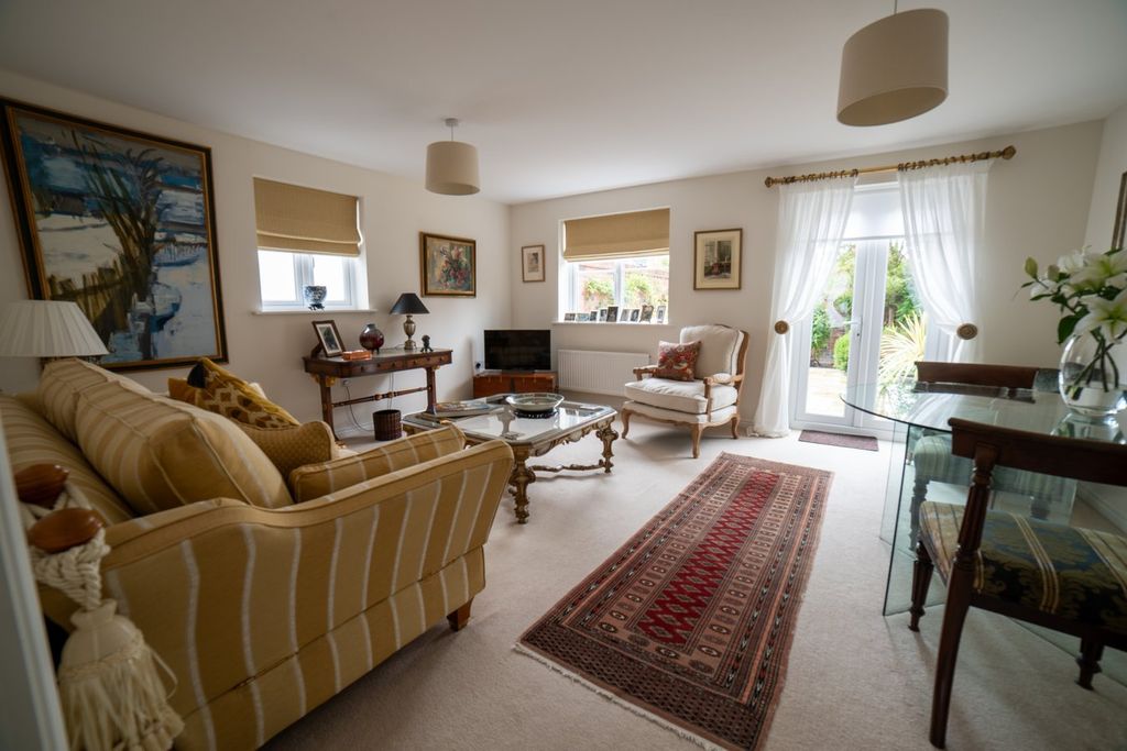 Property photo 2 of 19