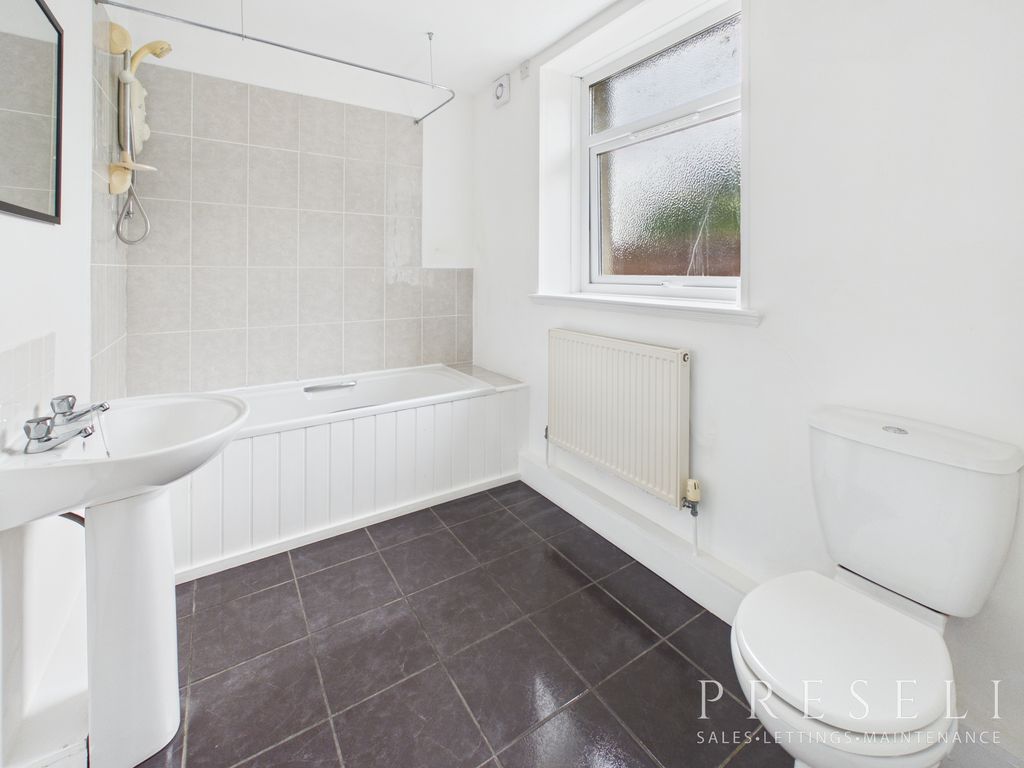Property photo 3 of 7 Cam04745G0-Pr0114-Still003