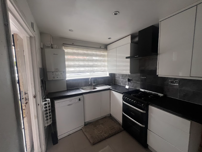 Property photo 3 of 6