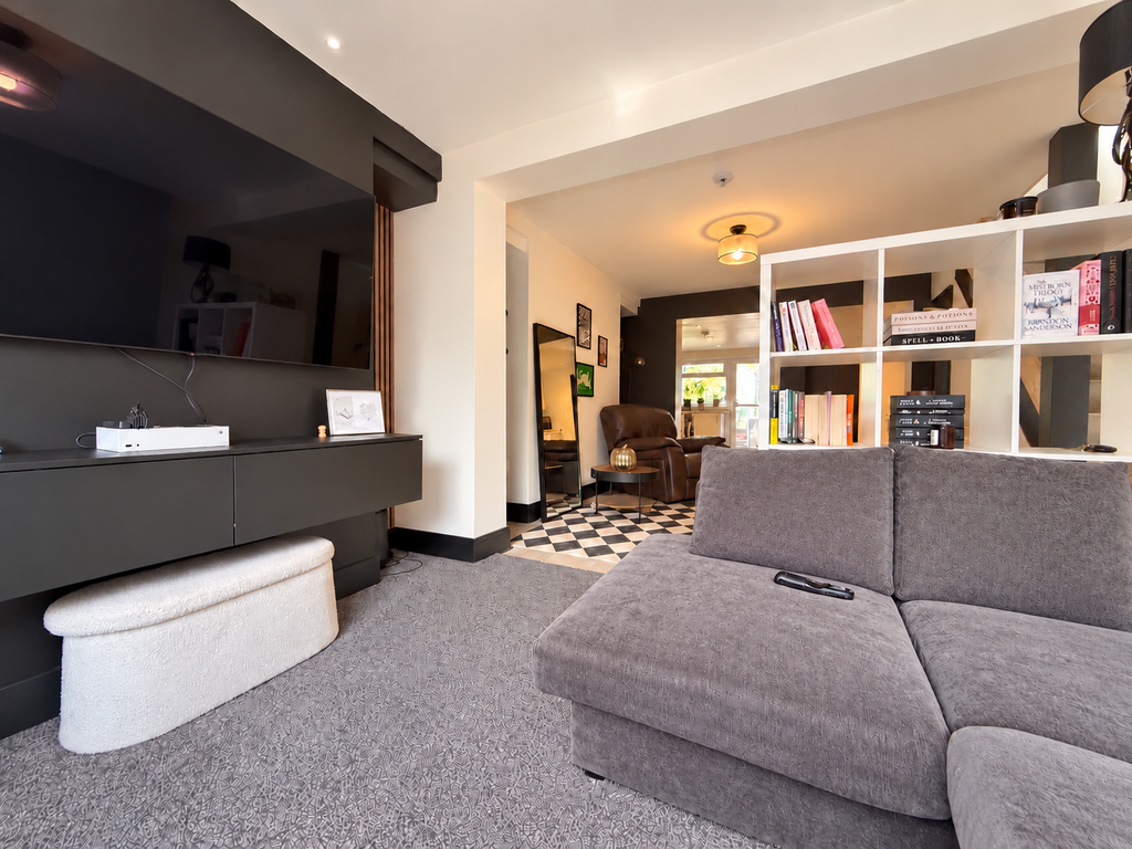 Property photo 3 of 17 Aeb56180-246C-4A70-A86C-56D41748B776