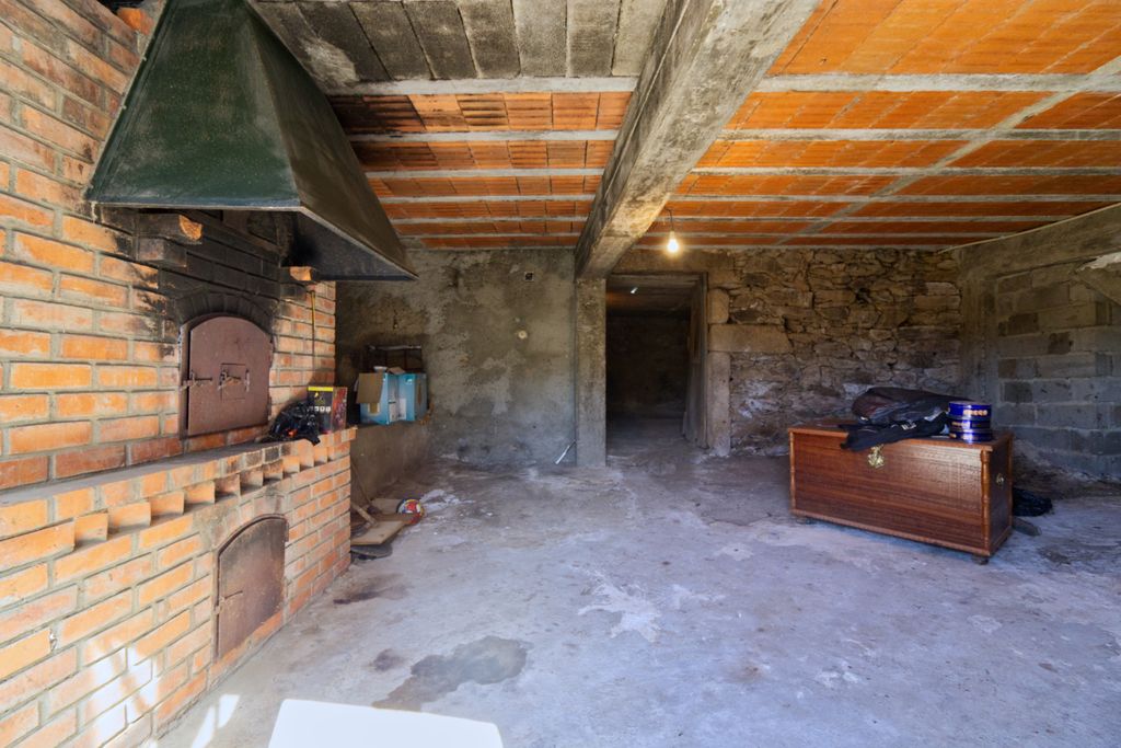 Property photo 3 of 28